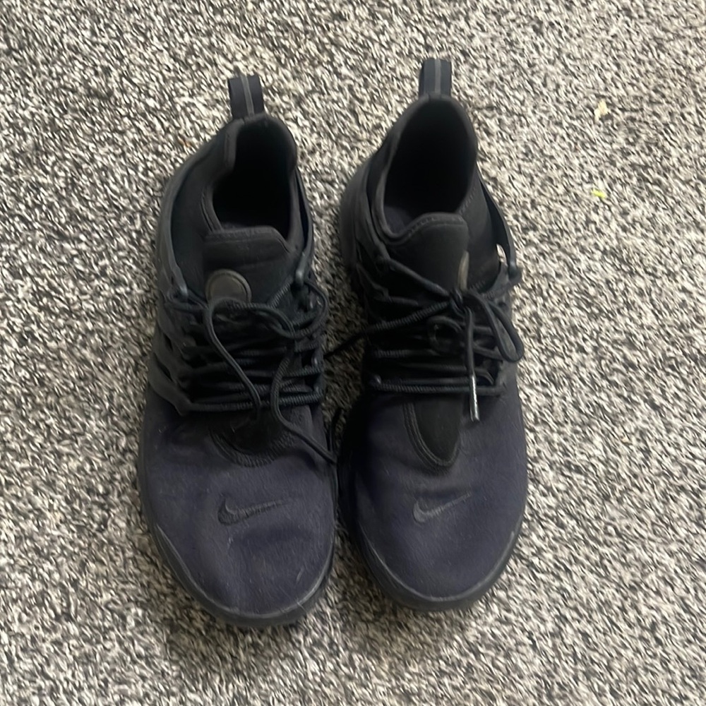 Worn a couple times nike shoe